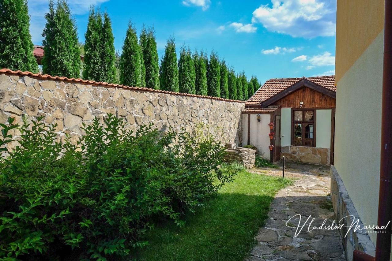 Bachvarovi Villas Trjavna Buitenkant foto