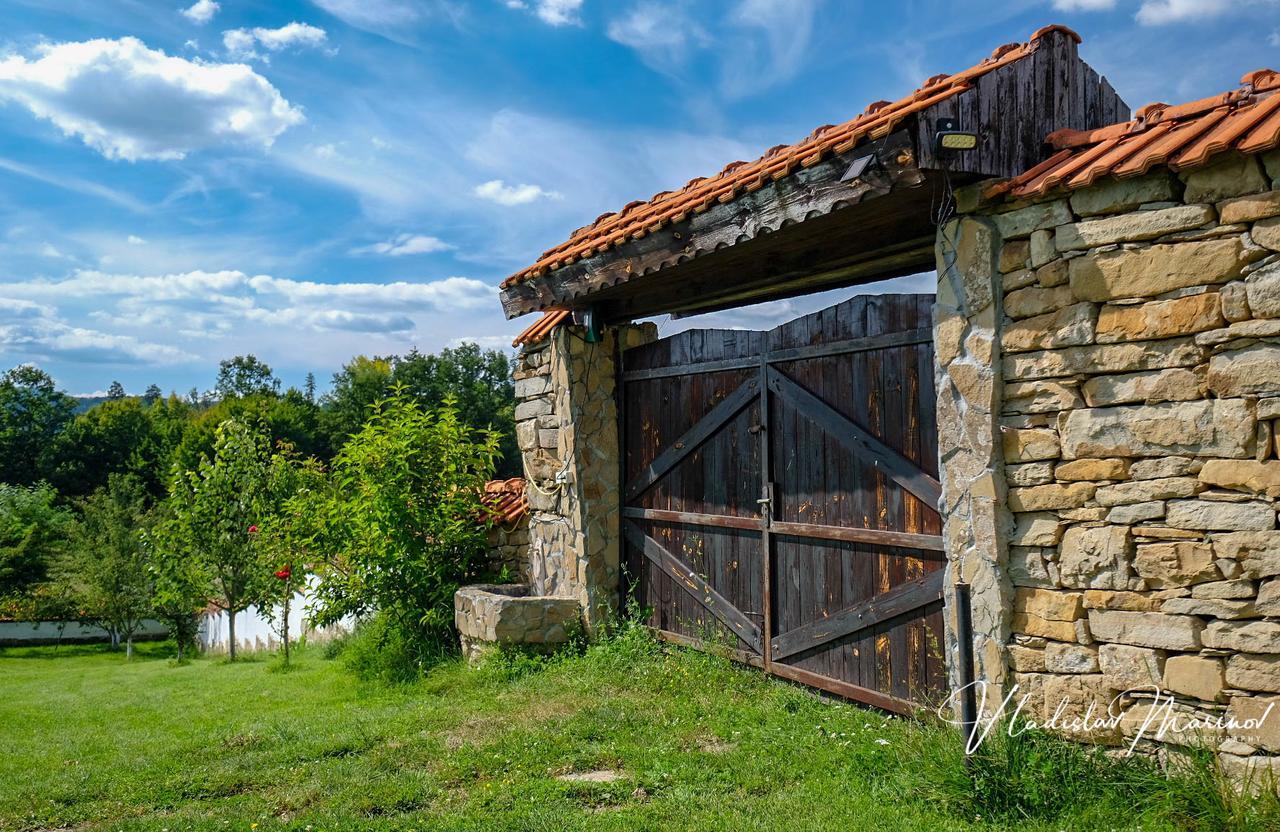 Bachvarovi Villas Trjavna Buitenkant foto